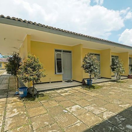 Oyo 92483 Hotel Kirana Salatiga Εξωτερικό φωτογραφία