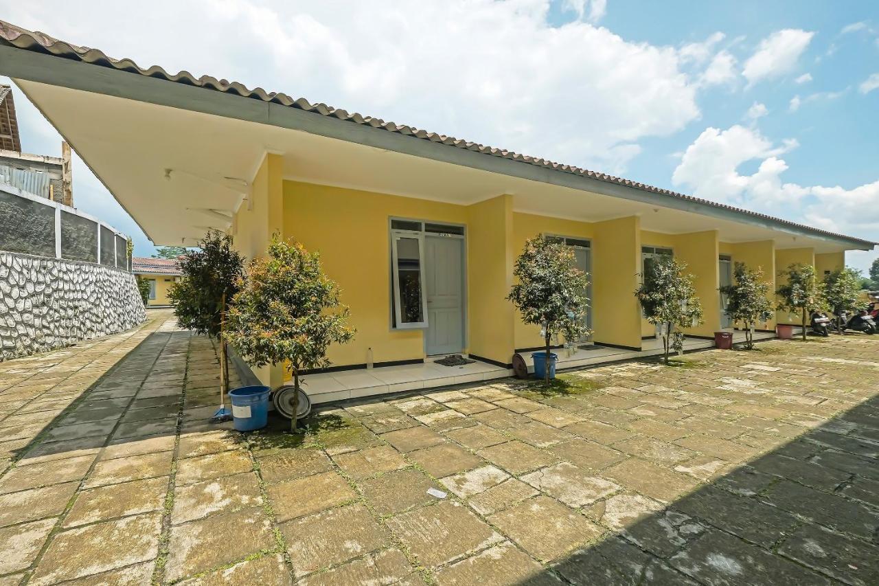Oyo 92483 Hotel Kirana Salatiga Εξωτερικό φωτογραφία