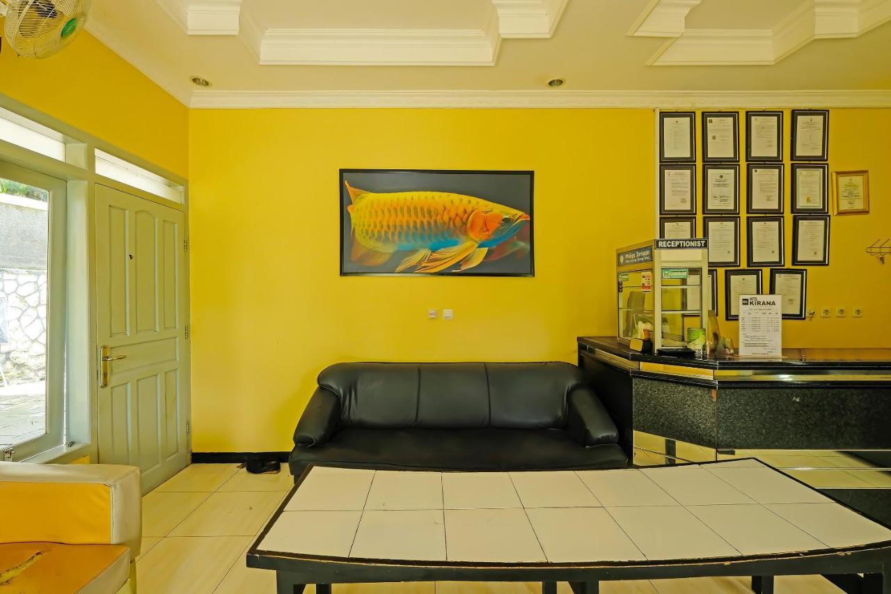 Oyo 92483 Hotel Kirana Salatiga Εξωτερικό φωτογραφία