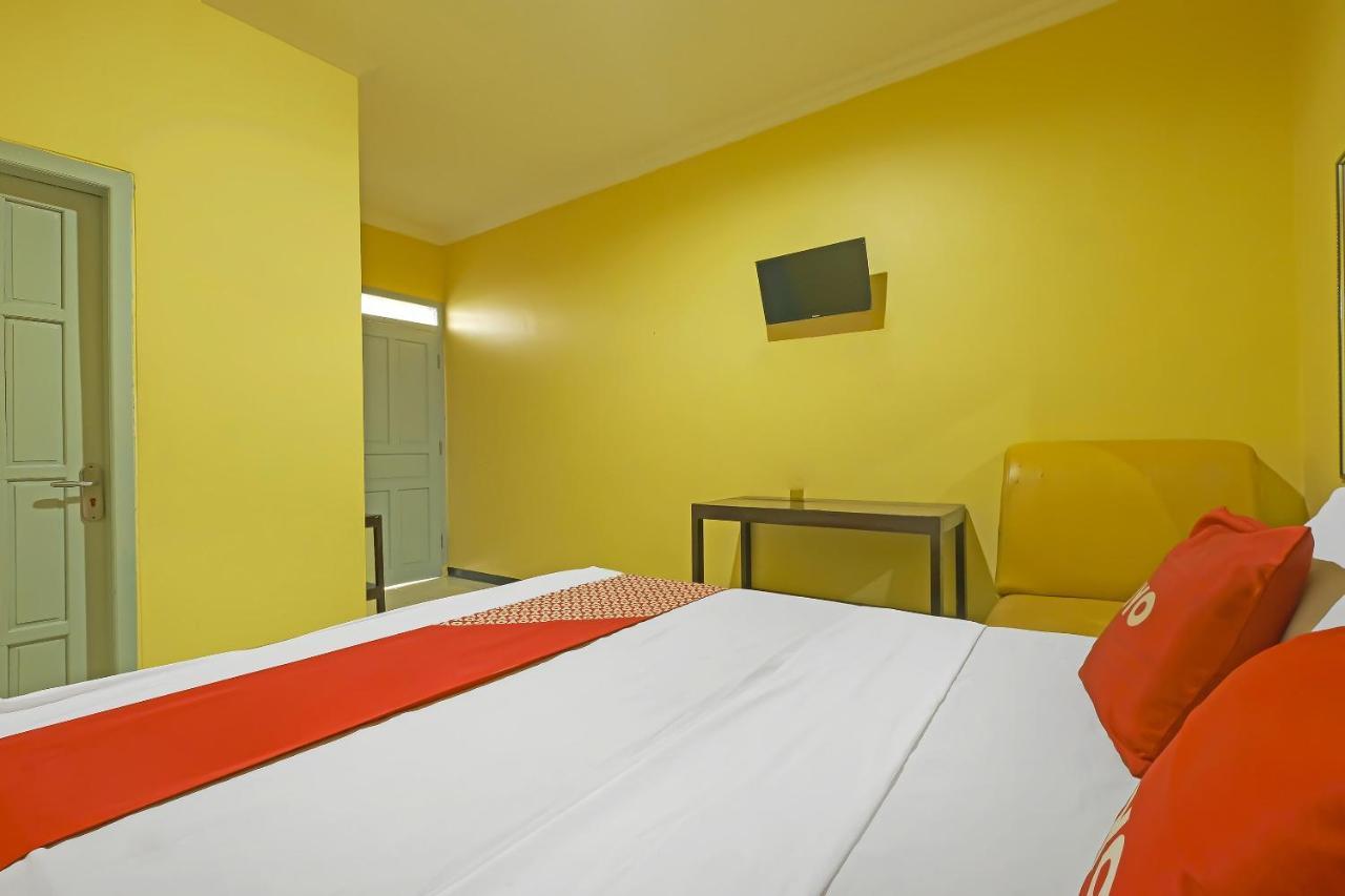 Oyo 92483 Hotel Kirana Salatiga Εξωτερικό φωτογραφία